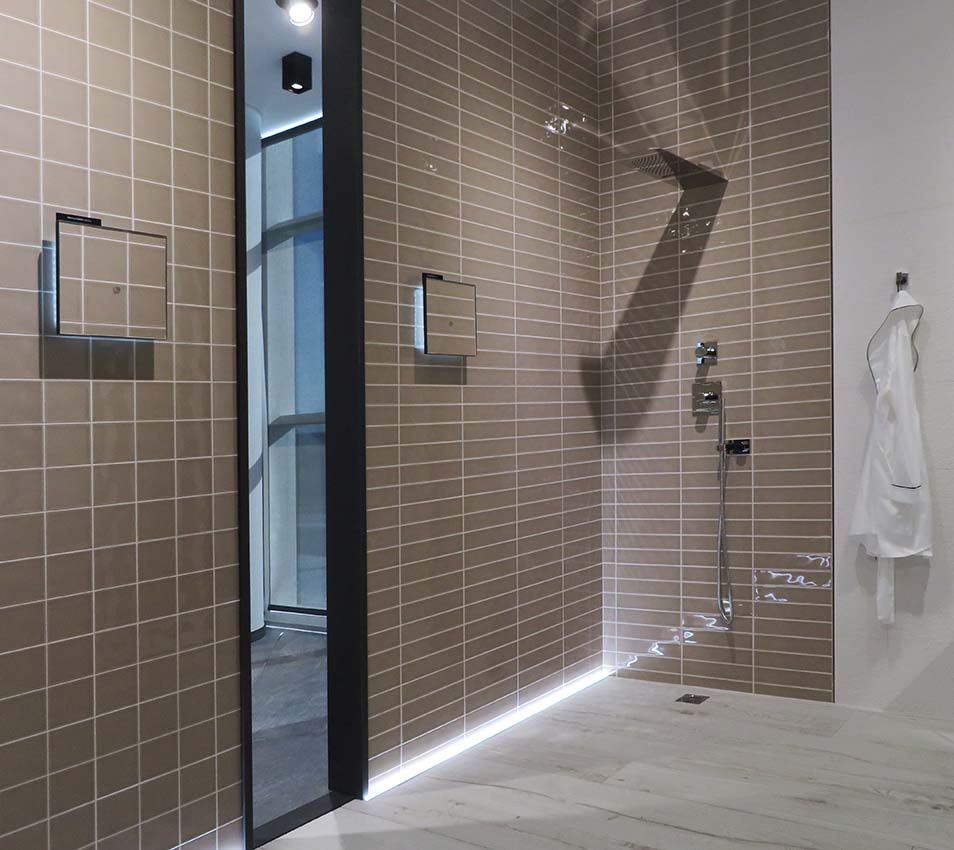 Lectores RFid con ethernet y PoE atrás de baldosas de baño